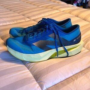 New Balance Fuelcell Rebel v4